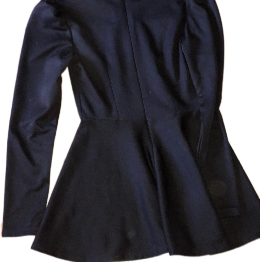 Chic black top! - Picture 4 of 6